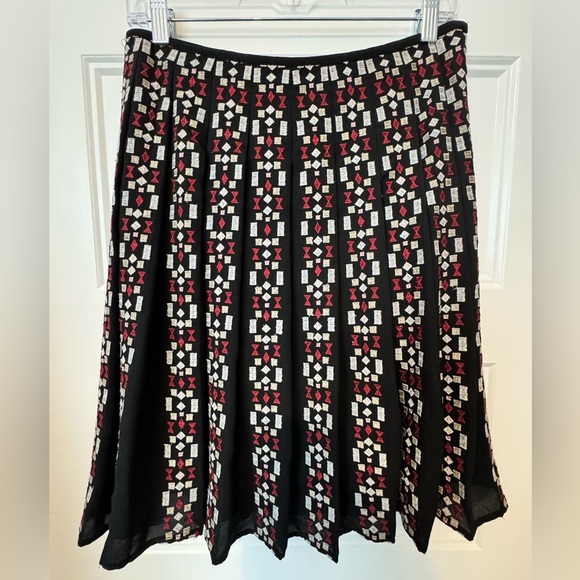 Ann Taylor Geometric Embroidered A-line Pleated Skirt Size 6 - Picture 1 of 8